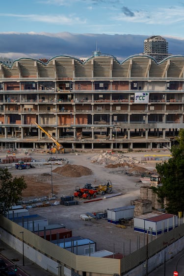 El proyecto original y el actual contemplan la posibilidad de cambiar el uso a modo Atletismo, creando una gran pista de atletismo sobre la grada baja.