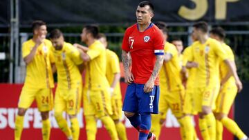 Medel: "Hicimos un gran partido; con uno menos es difícil"