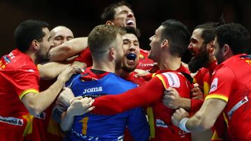 España entra en la historia con
la tercera final consecutiva