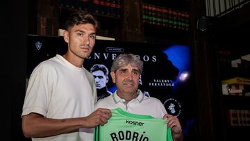14/08/2025. Presentacion de Valery y Adrian Rodriguez como nuevos jugadores Del Real Zaragoza. Txema Indias