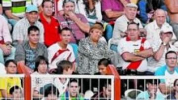 <b>MALA VISIBILIDAD. </b>Este es el aspecto que presentaba la zona de la lateral baja en el partido Rayo-Cádiz.