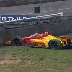 Palou se lleva un susto de campeonato pero sale 3º