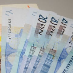 Roba 100.000 euros a su cuñada y los sustituye por recortes de periódico