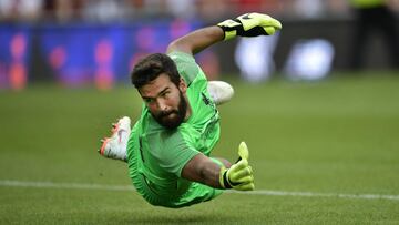 Klopp applauds Alisson after solid debut against Napoli