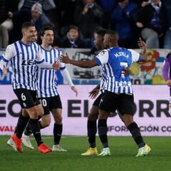 El Alavés elimina a un Real Valladolid con 10