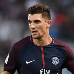 Meunier busca una salida y el PSG quiere a Cancelo
