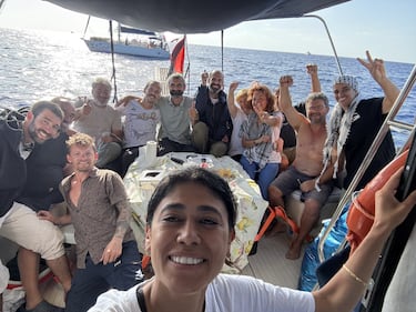 Los últimos momentos de la Flotilla antes de ser detenidos: “Israel nos va a hacer bajar del barco”