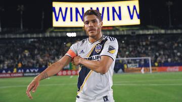 En duelo de equipos enrachados y de mexicanos, LA Galaxy de Jonathan Dos Santos y Zlatan Ibrahimovic se mide al Philadelphia Union de Marco Fabi&aacute;n.