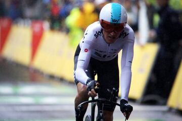 Geraint Thomas of Great Britain and Team Sky crosses the finish line during stage one of Le Tour de France 2017