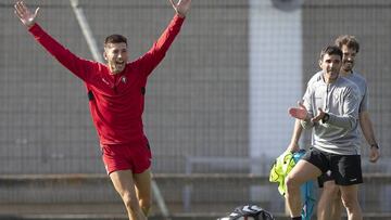 David García, durante el entrenamiento de ayer con Osasuna.