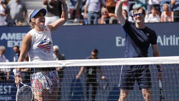Bethanie Mattek-Sands y Jamie Murray durante la final del dobles mixtos en el US Open.