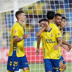 El ‘show’ de Iván Gil le basta a Las Palmas