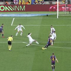 Messi en la frontal, un hueco y seis piernas delante: su gol de toda la vida por enésima vez