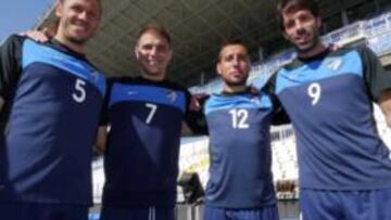 <b>CONFIANZA. </b>Demichelis, Joaquín, Cazorla y Van Nistelrooy posaron sonrientes para AS ayer en La Rosaleda.