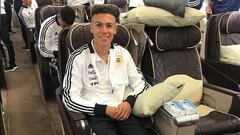 Nehu&eacute;n P&eacute;rez, en un vuelo con la selecci&oacute;n argentina.