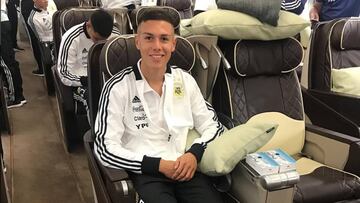 Nehuén Pérez, en un vuelo con la selección argentina.
