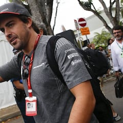 Alonso to check out Renault engine before McLaren decision