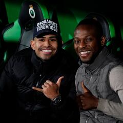 Dos que tratan de huir de la quema