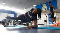 El show de Camavinga en el gimnasio que se ha vuelto viral