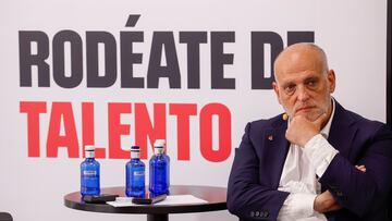 MADRID, 12/09/2024.- El presidente de LaLiga, Javier Tebas, explica a los medios los límites de coste de plantilla deportiva (LCPD) de los clubes tras acabar el mercado de fichajes este jueves, en Madrid. EFE/ Javier Lizon