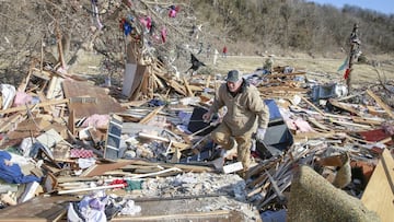 Un tornado EF-3 azotó a Iowa la tarde de este sábado, dejando consigo siete personas fallecidas y otras siete más heridas: Destrozó un vecindario entero.