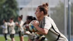 Babett Peter, jugadora del Real Madrid durante el primer entrenamiento del equipo.