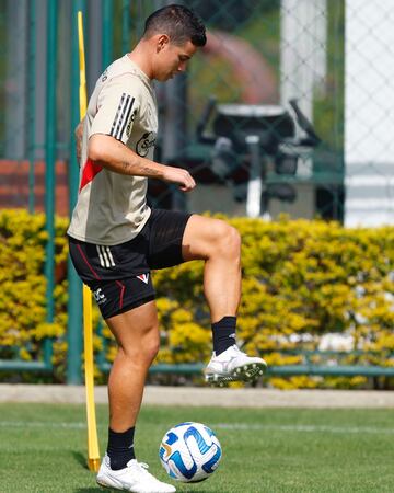 James Rodríguez, volante colombiano, en su primer entrenamiento con Sao Paulo.