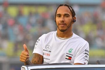 Lewis Hamilton llegando al circuito de Marian Bay del Gran Premio de Singapur. 