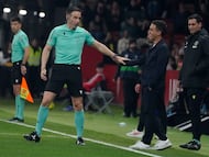 15/03/26 PARTIDO SEGUNDA DIVISION
SPORTING DE GIJON - CASTELLON
BORJA JIMENEZ EN BANDA CON EL ARBITRO