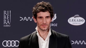 El actor Quim Gutiérrez posa en la alfombra roja de la XI edición de los Premios Feroz. / Europa Press