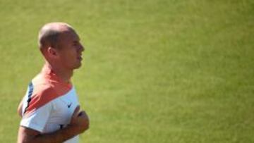 Robben se entrena al margen y Martins Indi vuelve al grupo
