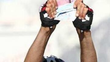 <b>CON UNA VICTORIA BAJO EL BRAZO.</b> El retoño de Ivan Basso (nacido este viernes) ya tiene una victoria dedicada por su triunfante padre.