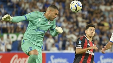 Ian Subiabre, a River Plate player, challenges for the ball with an Alvaro Montero Velez Sarsfield player during a Copa de la Liga Profesional match between Velez Sarsfield and River Plate at the Estadio Jose Amalfitani in Buenos Aires, Argentina, on February 22, 2026. (Photo by Juan Manuel Baez/NurPhoto via Getty Images)