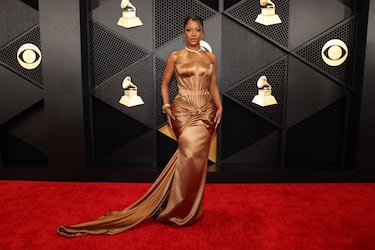 Victoria Monet posa en la alfombra roja de los Grammys 2024 celebrados en el Crypto.com Arena situado en la ciudad de Los Ángeles, en California.
