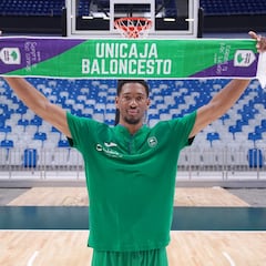 Kameron Taylor se presenta y Saint Supery no se va cedido