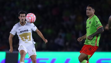 (L-R), Pablo Bennevendo of Pumas and Gabriel Fernandez of Juarez during the game FC Juarez vs Pumas UNAM, corresponding Round 17 the Torneo Apertura 2022 of the Liga BBVA MX at Olimpico Benito Juarez, Stadium, on September 30, 2022.

<br><br>

(I-D), Pablo Bennevendo de Pumas y Gabriel Fernandez de Juarez durante el partido FC Juarez vs Pumas UNAM, correspondiente a la Jornada 17 del Torneo Apertura 2022 de la Liga BBVA MX en el Estadio Olimpico Benito Juarez, el 30 de Septiembre de 2022.