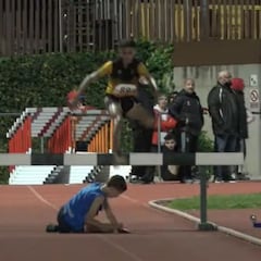 Chavales de 16 años peleando por la plata y sucede esto: simplemente maravilloso