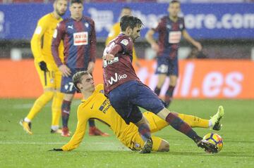 Griezmann y Paulo Orellana.