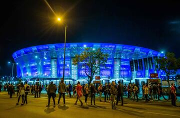 Aficionados en el Puskas Arena en Budapest, Hungría.