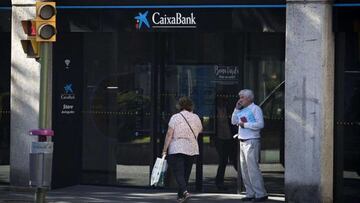 ¿Cuánto cobra CaixaBank por tener una cuenta de Bankia y qué clientes tienen comisión?