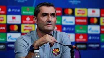 Soccer Football - Champions League - FC Barcelona Training &amp; Press Conference - Wembley Stadium, London, Britain - October 2, 2018   Barcelona coach Ernesto Valverde during the press conference    Action Images via Reuters/Andrew Couldridge
