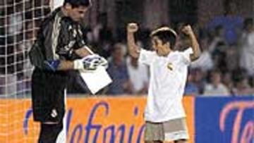 Casillas es un gran ídolo entre todos los niños a los que le gusta el deporte.