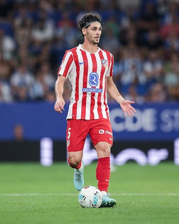 El brasileño llegó al Betis en 2023 donde jugó hasta 2025. Ese mismo año fue fichado por el Atlético de Simeone.