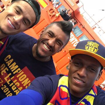 Mina también compartió fotos con los brasileños Paulinho y Coutinho