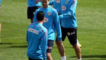 Pulido, titular ante las bajas de Ujfalusi, Perea y Godín