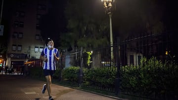 BUENOS AIRES, ARGENTINA - APRIL 20: People training at a park as restrictions recently tightened in Buenos Aires on April 20, 2021 in Buenos Aires, Argentina. Government-imposed restrictions continue due to the increase in coronavirus cases. (Photo by Ricardo Ceppi / Getty Images)