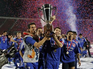 Un 3-0 ante Cobreloa decretó el bicampeonato azul. Otra vez de la mano de Jorge Sampaoli.