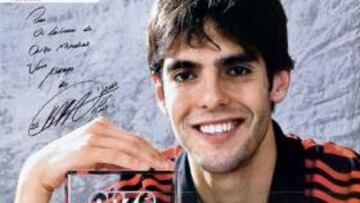 <b>RISUEÑO. </b>Éste es el póster de Kaká que incluye la revista Onze en su interior.