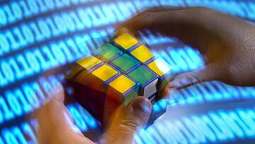 Quién resuelve el Cubo de Rubik más rápido: ¿un robot o una persona?