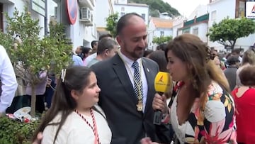 Es el vídeo del mes en Twitter: esta niña y lo que más la gusta de las fiestas de su pueblo